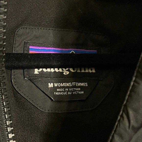 Patagonia Women's Down With It Parka in Black - Picture 6 of 7